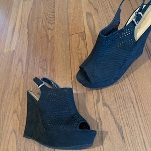 NWOT Chinese Laundry black peep toe wedges size 8